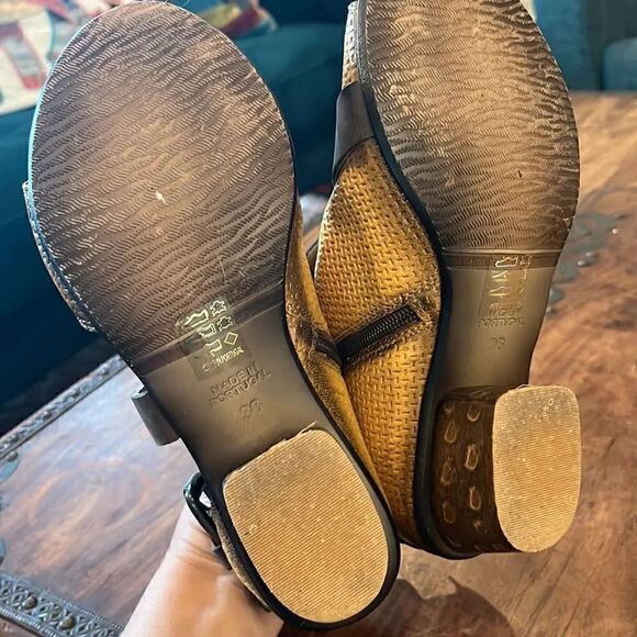 Unity in Diversity Silene sandal, size 5.5! - Picture 5 of 8